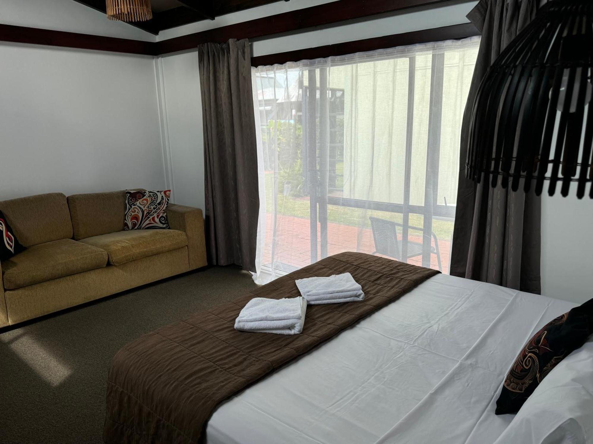 Tokaanu Hotel Exterior photo